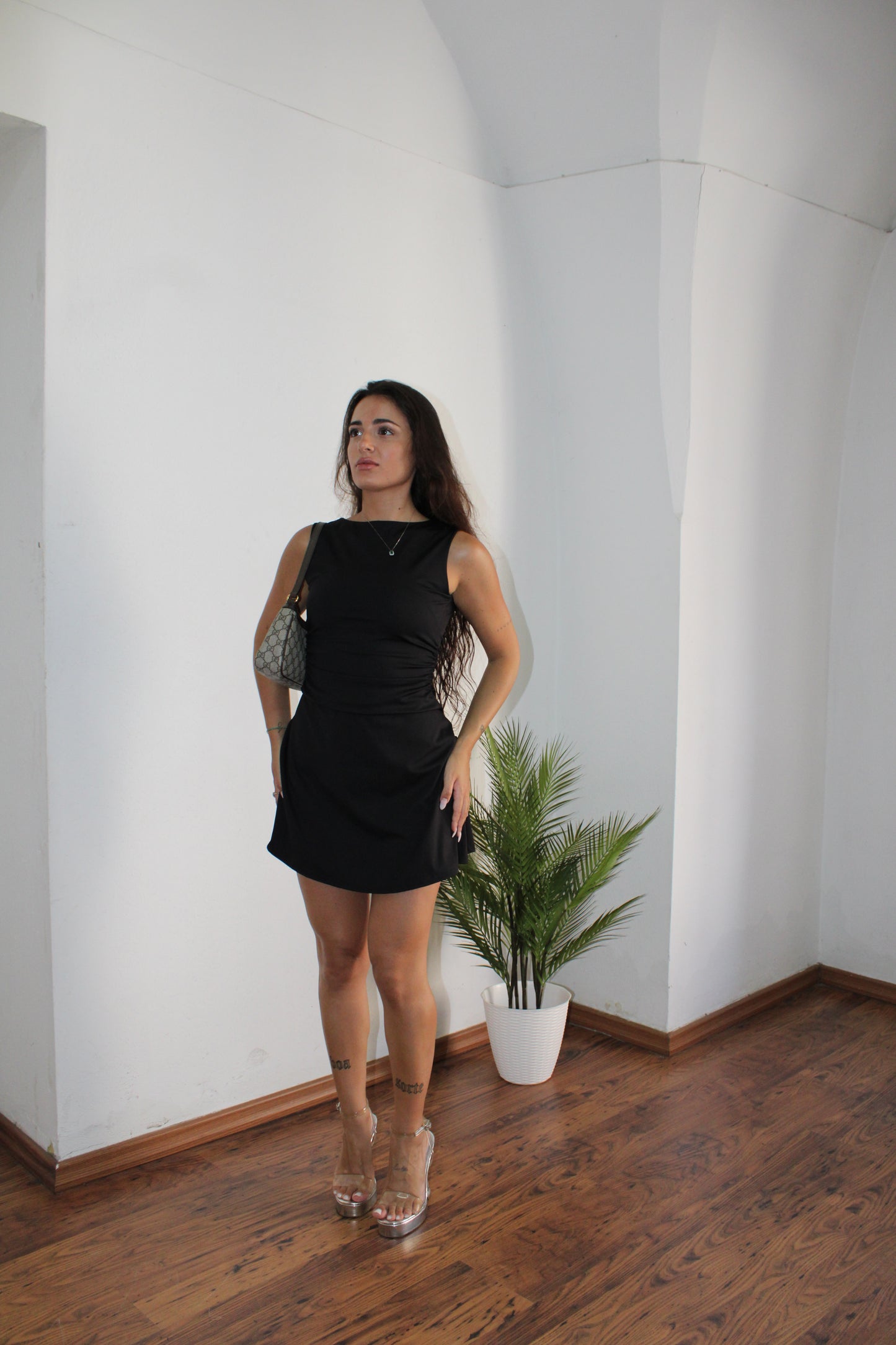 DRESS SIMPLE